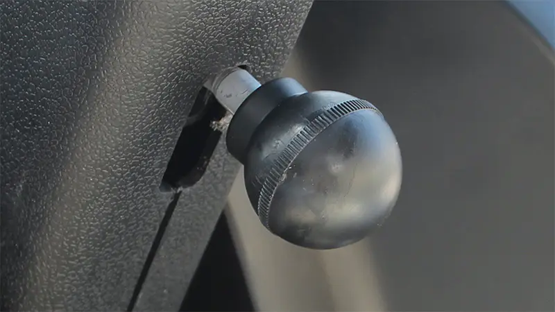 TARA Horizon 4 electric golf cart – Adjustment Lever